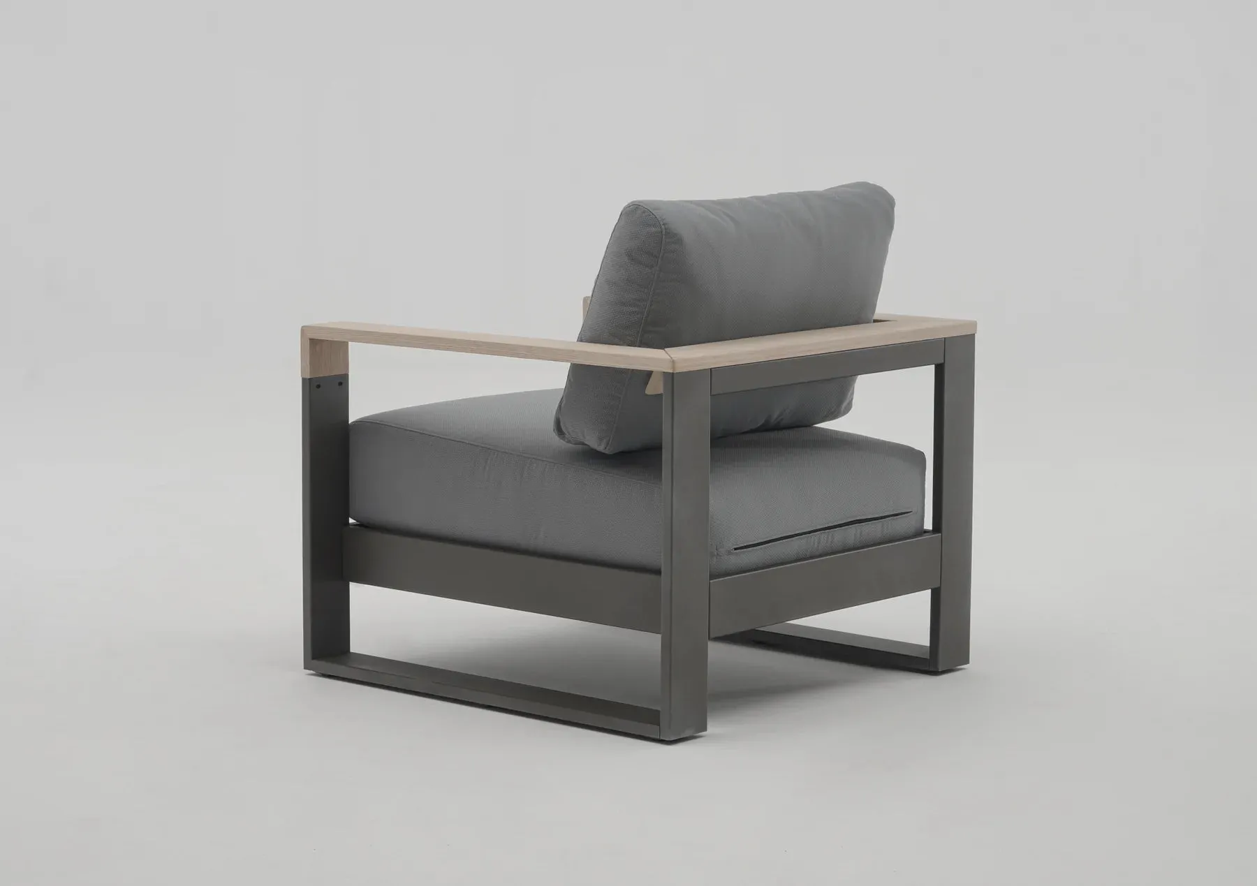 Asto Lounge Chair